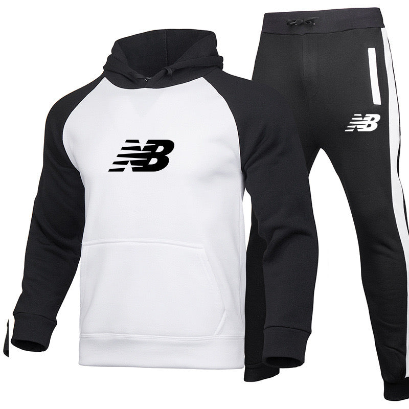 New Balance™ | Completo Felpa con Cappuccio e Pantaloni di Alta Qualità