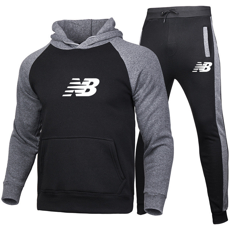 New Balance™ | Completo Felpa con Cappuccio e Pantaloni di Alta Qualità